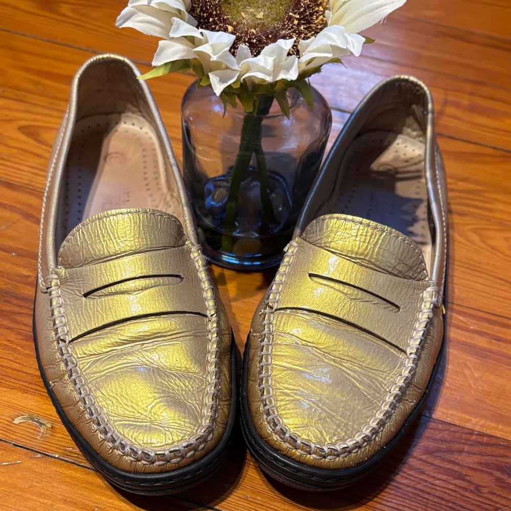 Chic Gold Italian Leather Loafers for Women